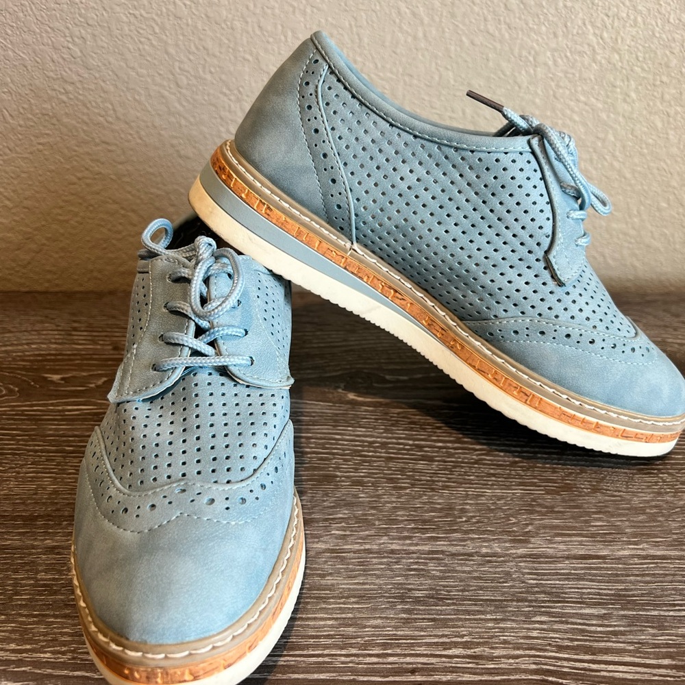 Wanted Women's Blue Perforated Oxfords